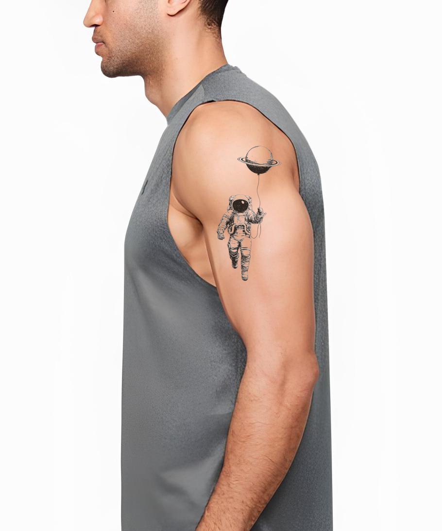 Illustrazione Tatuaggio Palloncino Saturno Astronauta