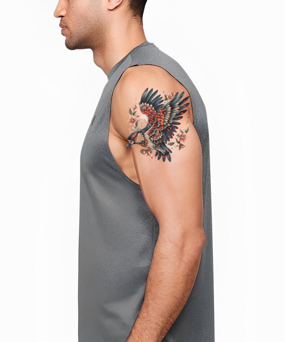 Desenho de Tatuagem Old School de Falcão Voador Majestoso