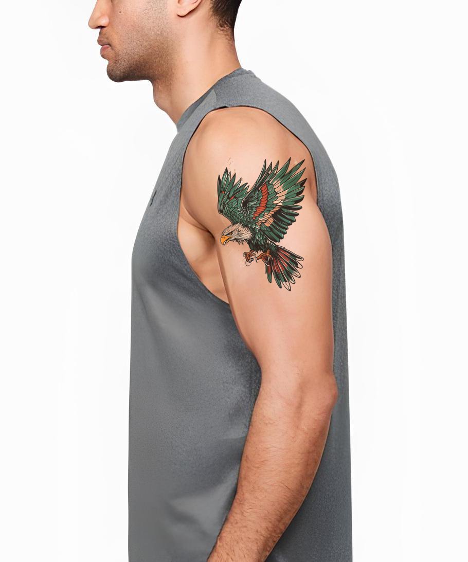 Diseño de tatuaje de pincel con bandera de águila voladora