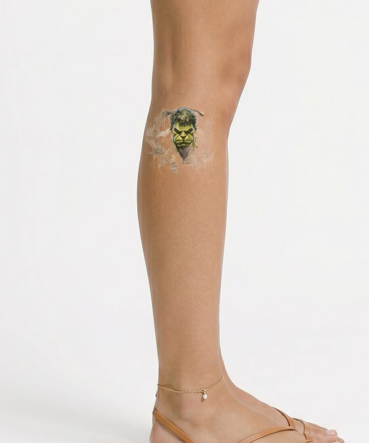 Conception de tatouage Hulk inspirée de Marvel