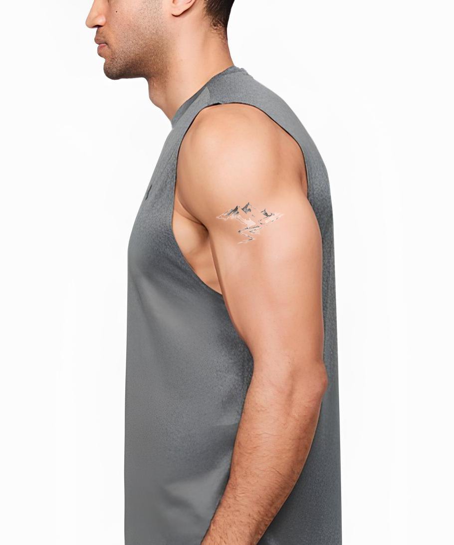 Design de Tatuagem de Reflexo de Montanha Pequena