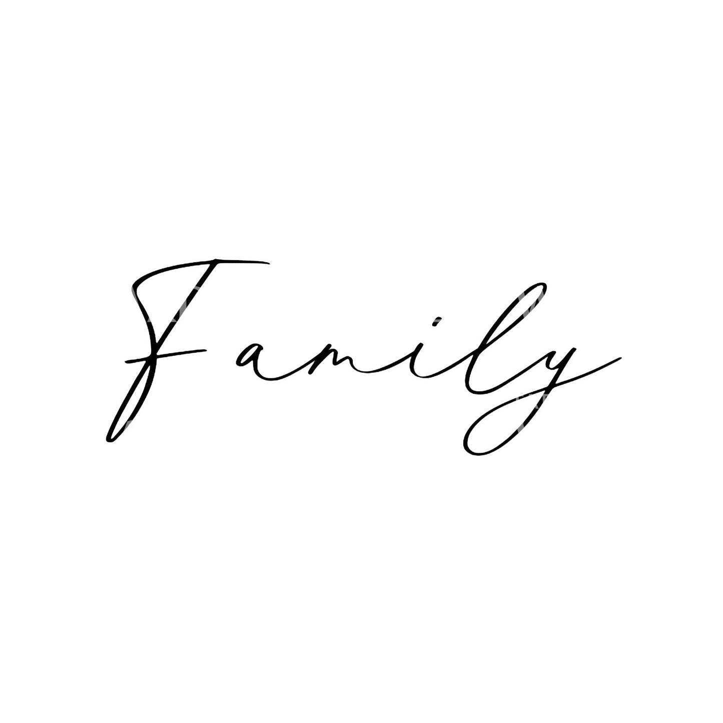 Fineline Tattoo mit Schriftzug „Familie“