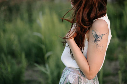 Zartes Kolibri-Tattoo-Design
