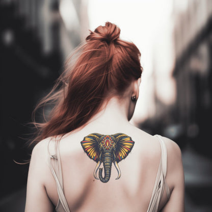 Farbenfrohes Tattoo mit afrikanischem Elefantenkopf