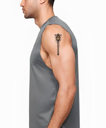 Diseño de Tatuaje de Alienígena en Poste Eléctrico