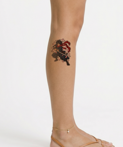 Tatouage anime de bretteur au foulard rouge