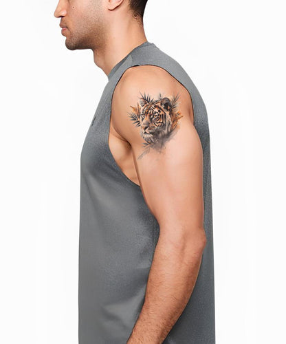 Fierce Bengal-Tiger mit Federn Tattoo-Idee