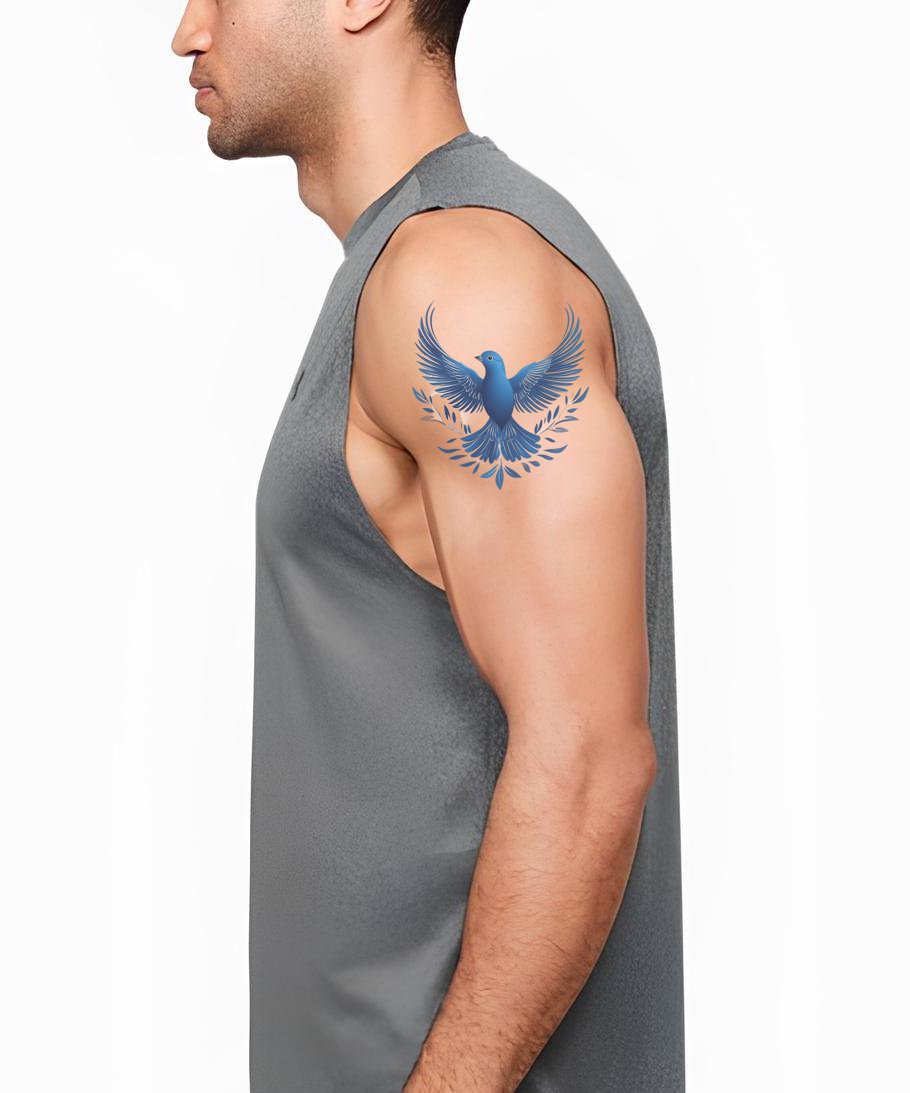 Design de tatouage d'oiseau bleu aux ailes ouvertes