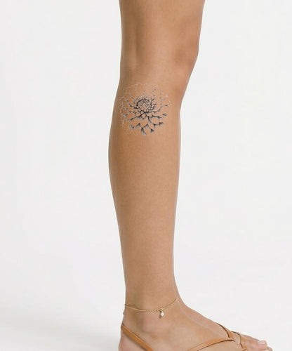 Aufwendiges Schwarz- und Graues Chrysanthemen-Tattoo-Design