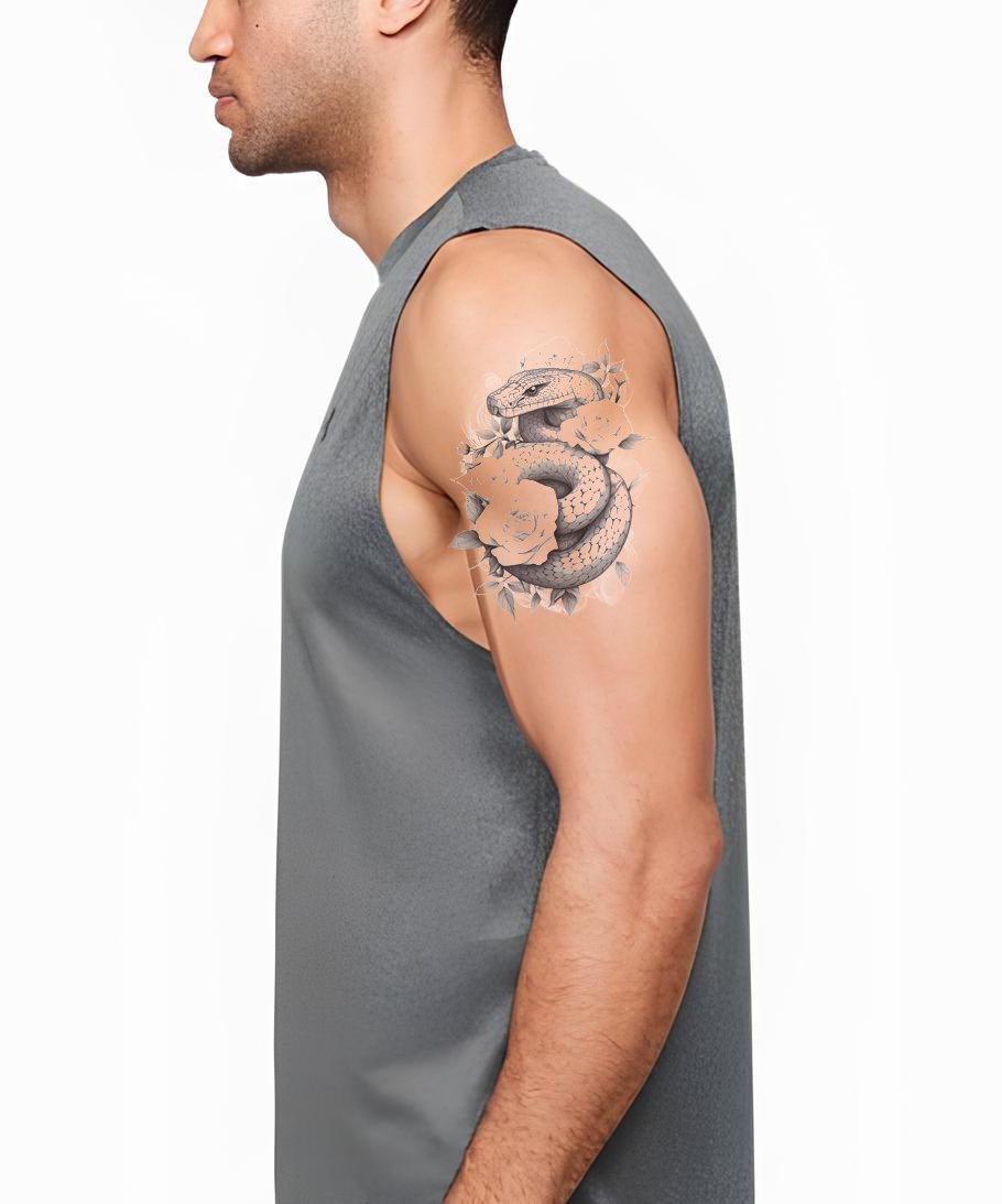 Conception de tatouage de serpent avec des roses