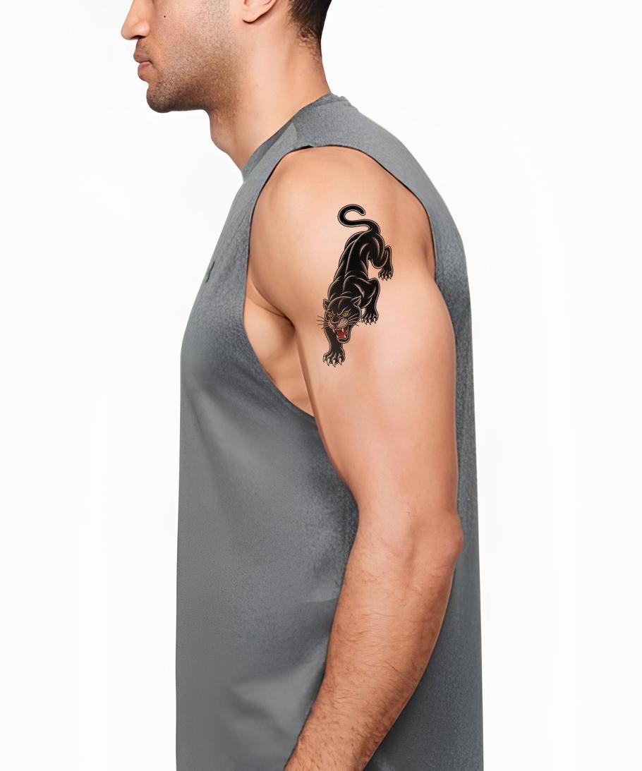 Hiipivän mustan pantterin tatuointimalli