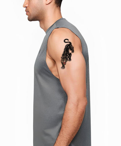 Hiipivän mustan pantterin tatuointimalli