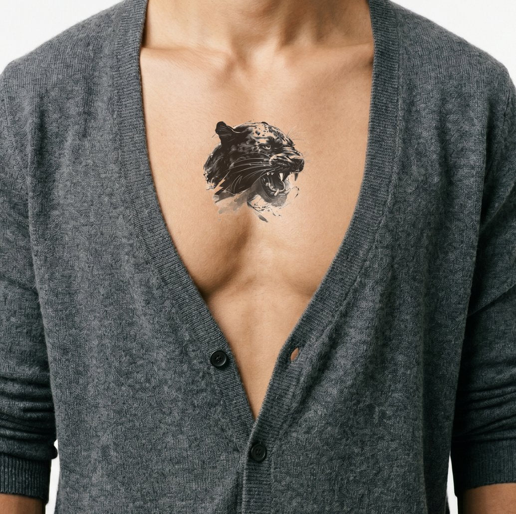 Bedrohliches Tattoo-Design mit Porträt eines schwarzen Panthers
