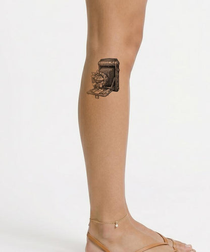 Design de Tatuagem de Câmara Surreal Sonhadora