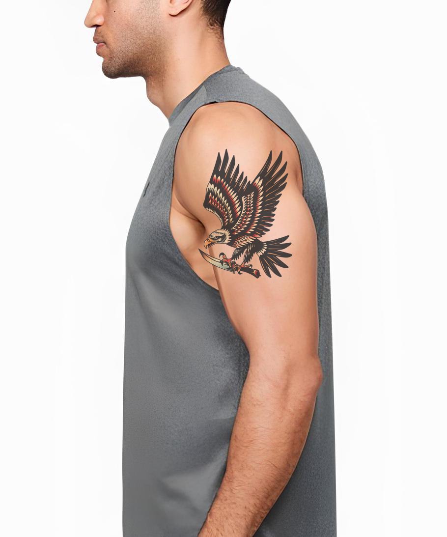 Einfache Adler- und Dolch-Tattoo-Idee