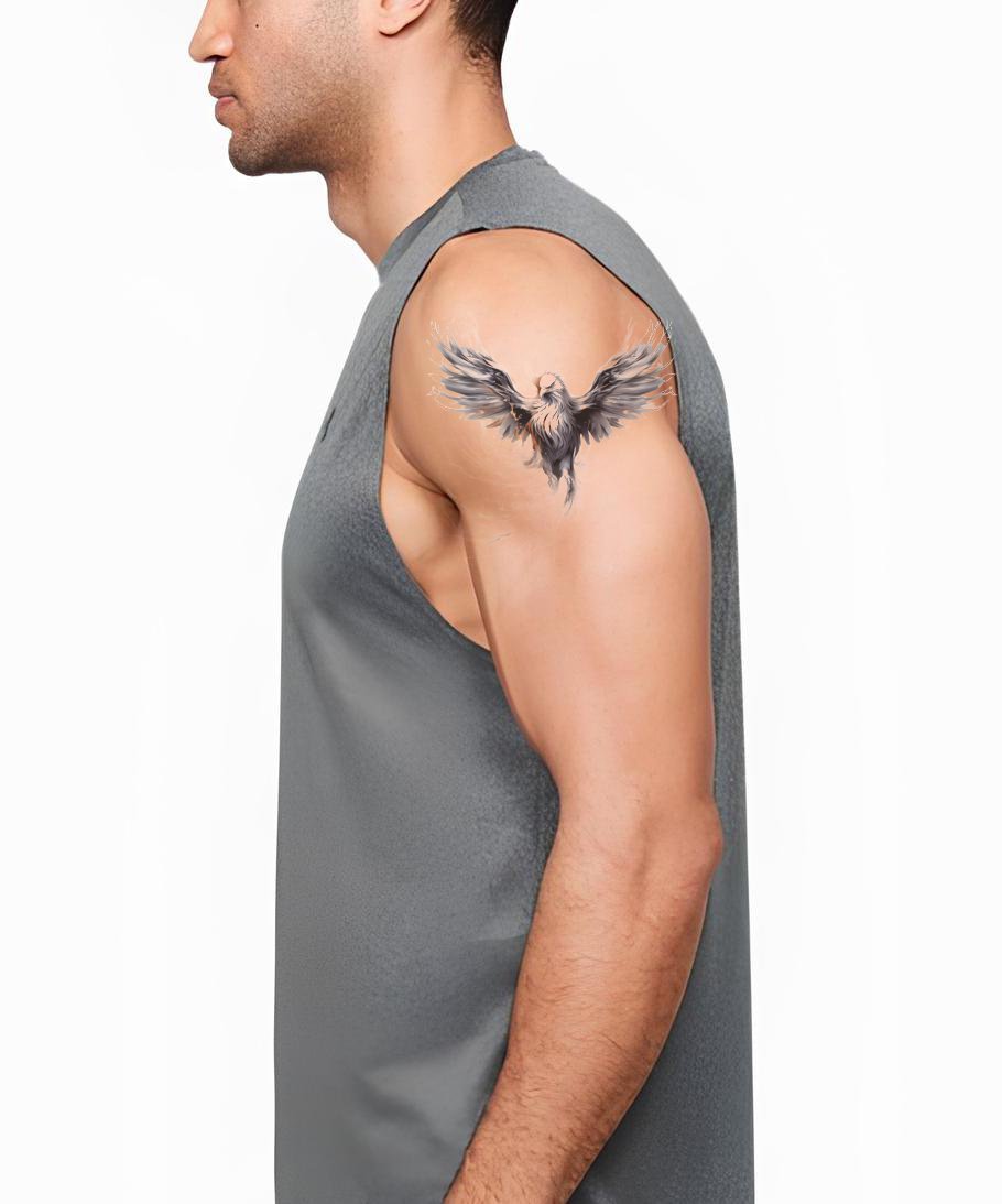 Conception de tatouage noir et gris féroce Phoenix Bird