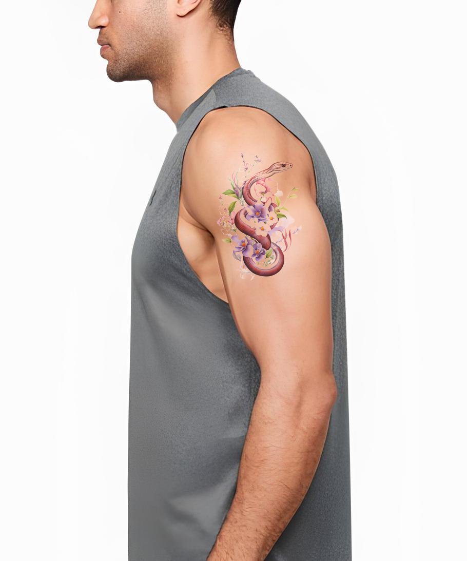 Conception de tatouage de serpent avec des fleurs