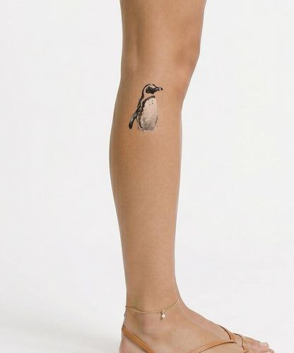 Desain Tato Penguin Noda Tinta Cat Air
