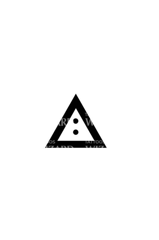 Diseño de tatuaje minimalista de triángulo velado
