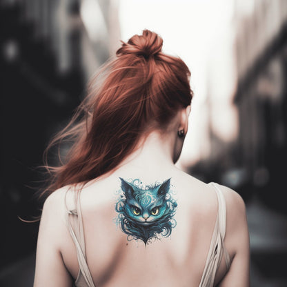 Diseño de tatuaje del gato de Cheshire de nueva escuela