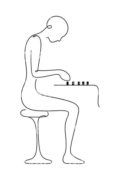 Tattoo-ontwerp van een pianist aan de toetsen in één lijn