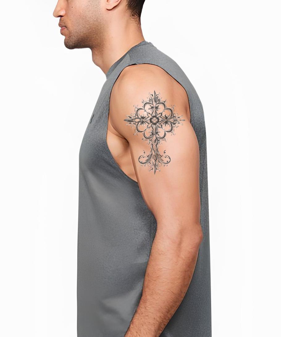 Christliches Kreuz Tattoo mit Ornament