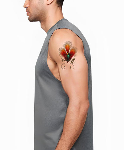 Neotraditionelt tatoveringsdesign med paradisfugl